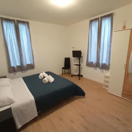 Hello Apartman Parma